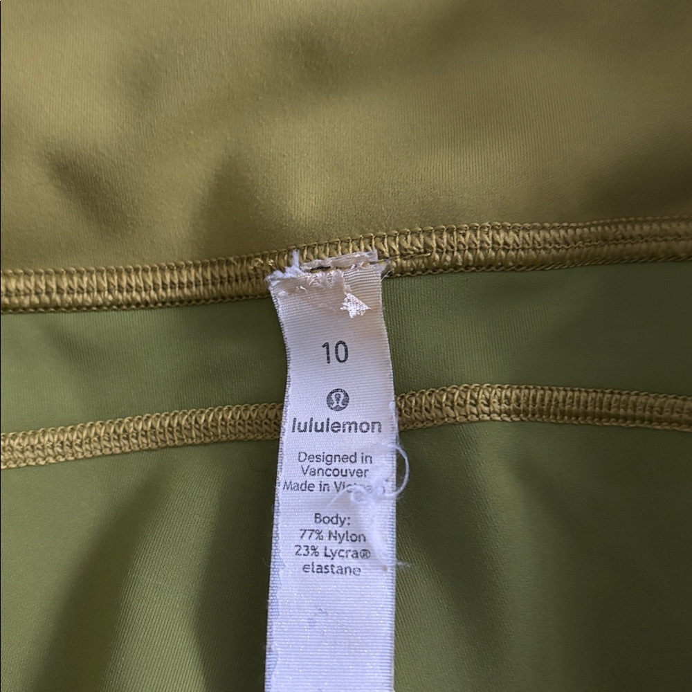 Lululemon In Movement Tight 25" - Picture 8 of 8